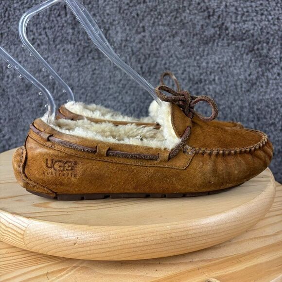 Ugg Slippers Dakota Womens 7 Suede Water Resistant Wool Lined Moc Leather Laces - Picture 1 of 10